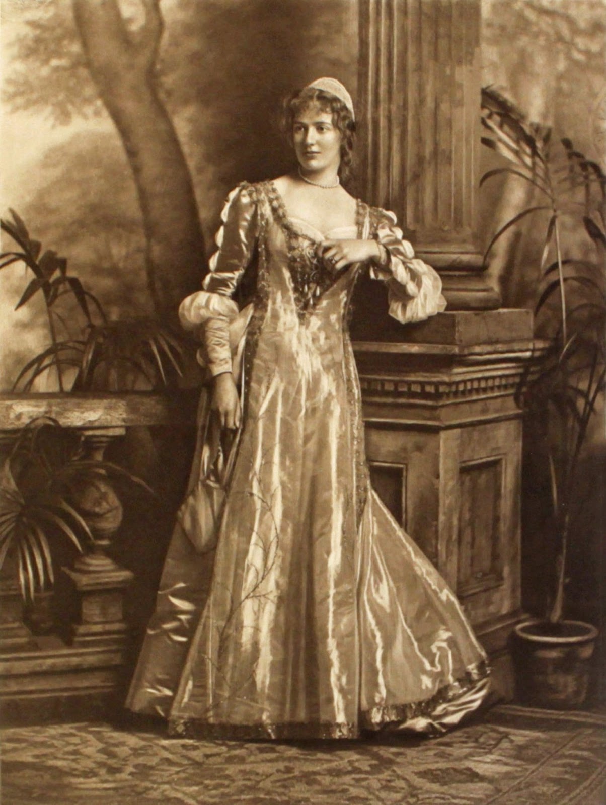 History in Photos Duchess of Devonshire’s Jubilee Costume Ball 1897