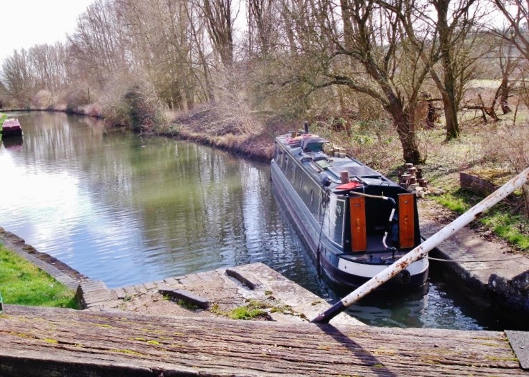 Boatlife Cruising Aboard NB Valerie WoodEverywhere!