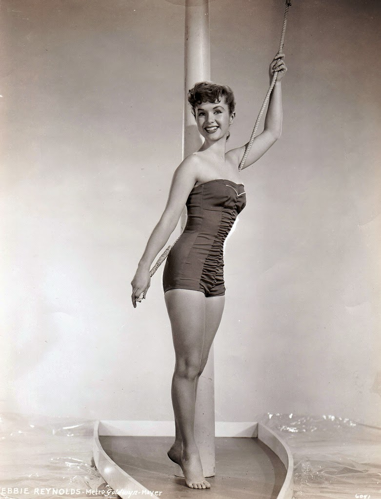 15 Beautiful Black And White Photos Of Debbie Reynolds From The 1950s.