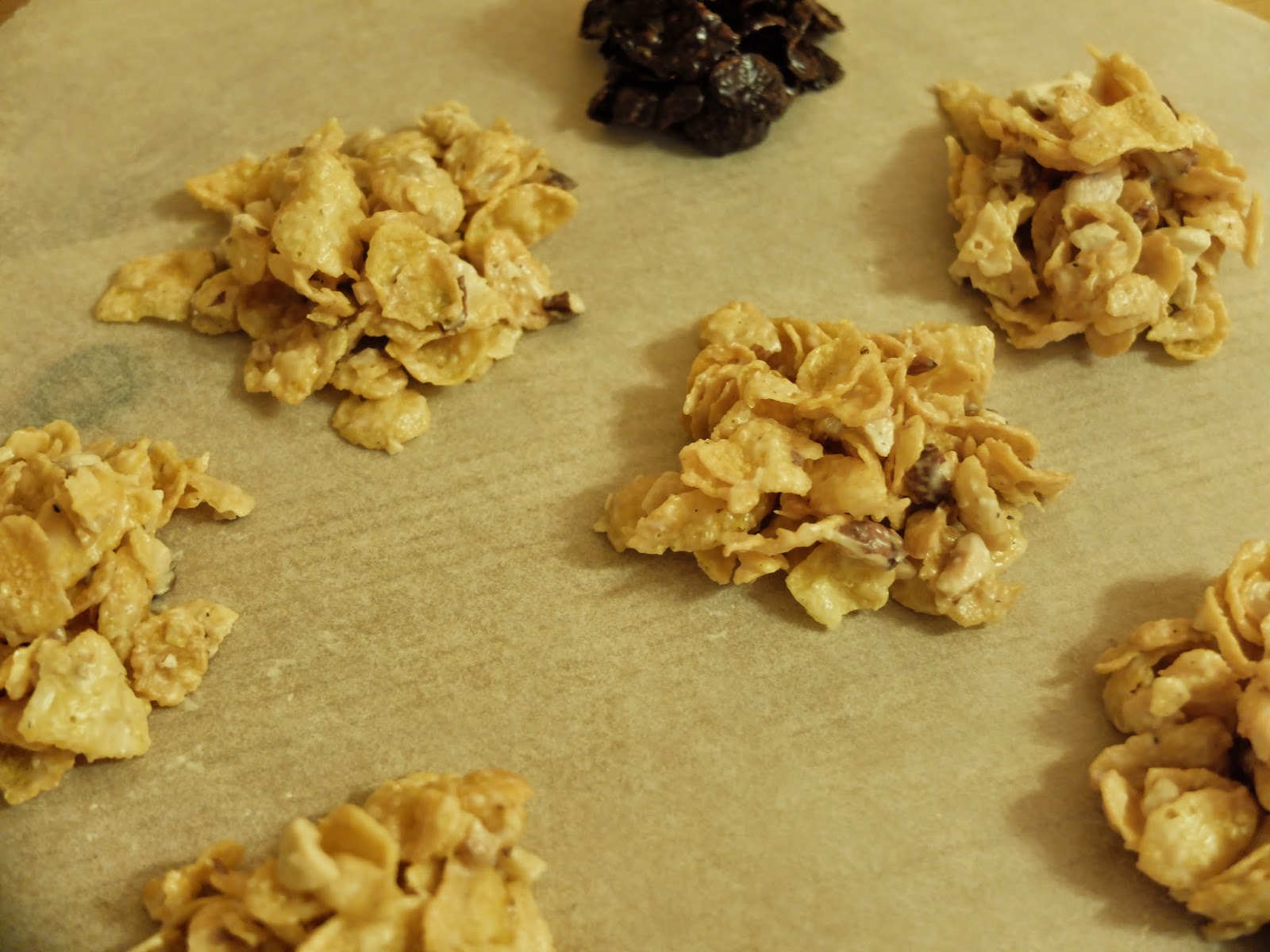 RundumVegan: Schoko-Nuss Crossies schwarz und weiß