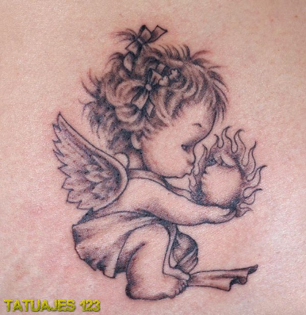 Tatuajes de ángeles bebes para mujer