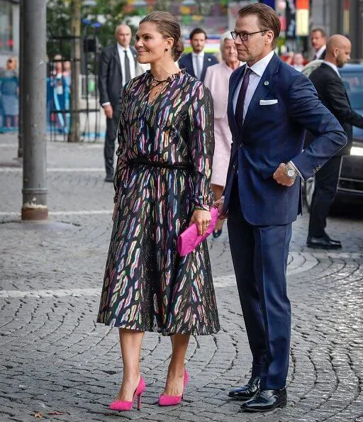 Queen Silvia, Crown Princess Victoria  and Princess Sofia attended the concert at Stockholm Concert Hall. Squin dress