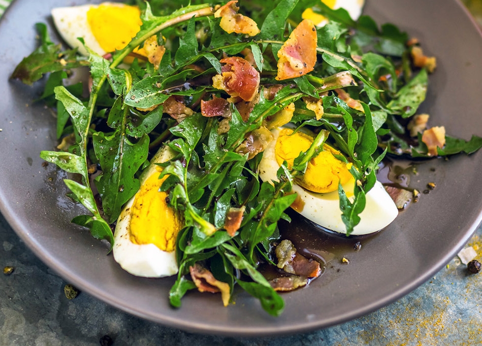 eatdrinkcooking: Löwenzahn-Salat mit Eiern - Insalata di tarassaco con uova