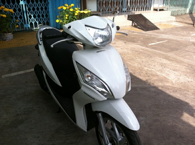 Sơn xe Honda Vision màu trắng zin cực đẹp - Sửa xe Sài Gòn
