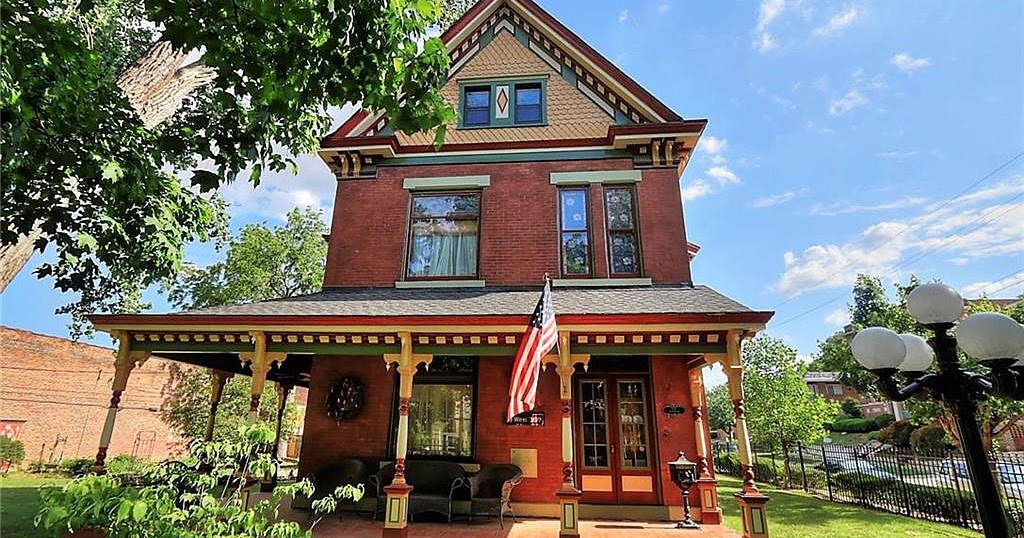Sweet House Dreams 1889 Victorian in Kansas City, Missouri
