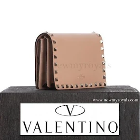 Princess Sofia style Valentino Pink Rockstud Clutch Bag