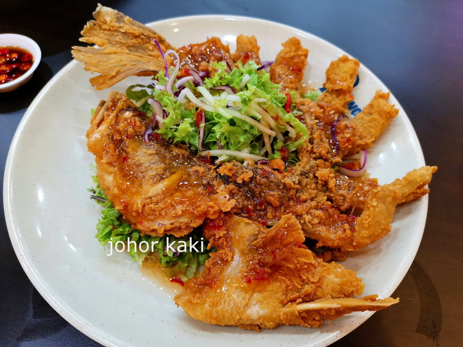 How Does Moray Eels Taste Like? 小珍 SZ Kitchen Fairprice Hub, Joo Koon