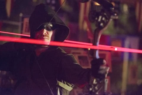 ARROW, EPISODIO 2X10 "BLAST RADIUS"