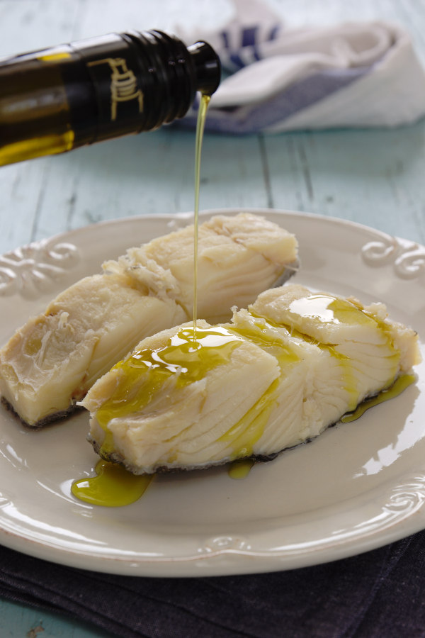 Cinco Quartos de Laranja Bacalhau cozido com todos