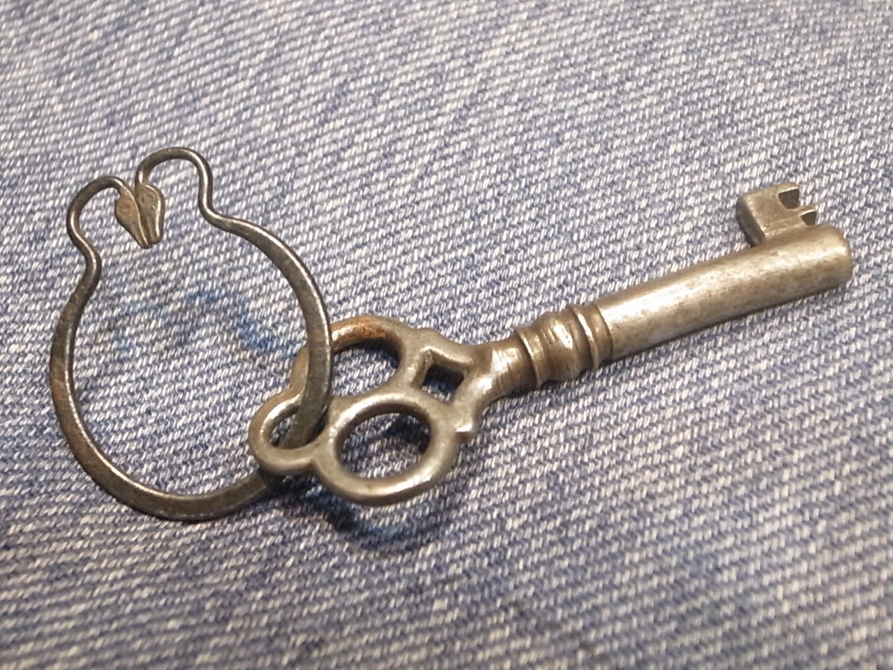 ボタンワークス: Key Ring