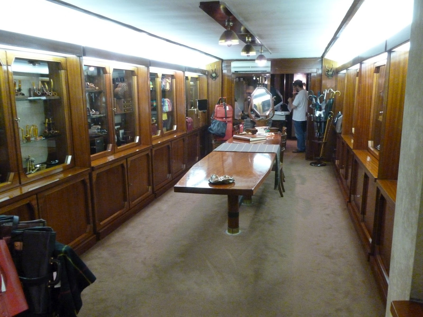 PIPE GAZETTE, pour les fumeurs de pipe > PIPES LES ADRESSES À MILAN