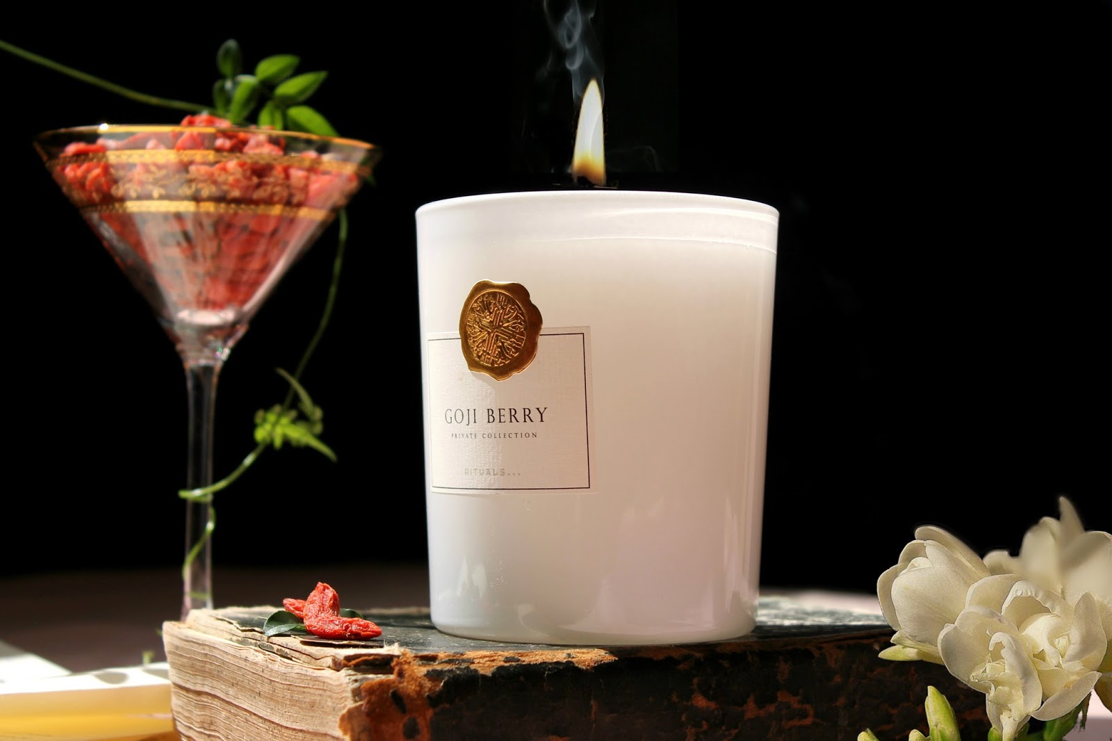 Beauty Unearthly Rituals...Goji Berry Private Collection Scented Candle review / обзор.