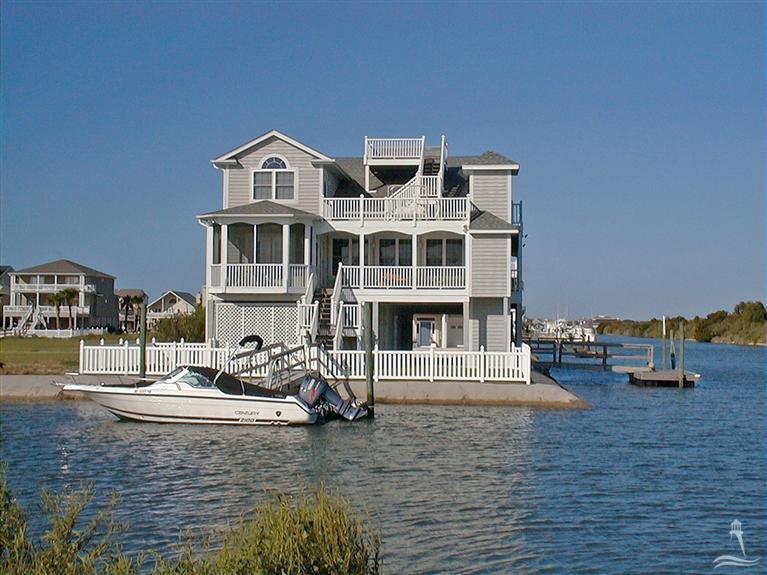 Ocean Isle Beach, N.C. REAL ESTATE (WATERFRONT) 48 Cumberland St