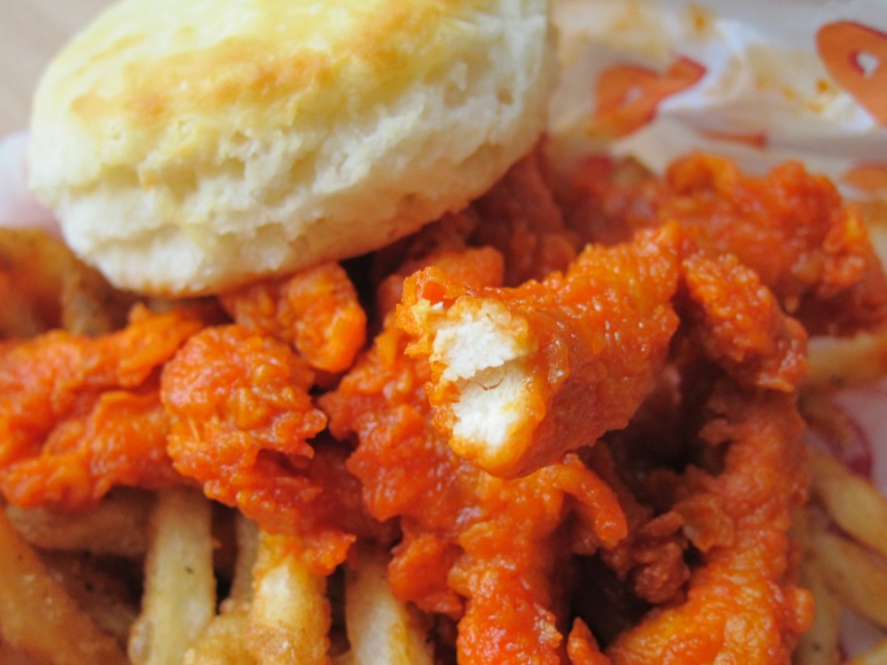 Review Popeyes Bayou Buffalo Wicked Chicken