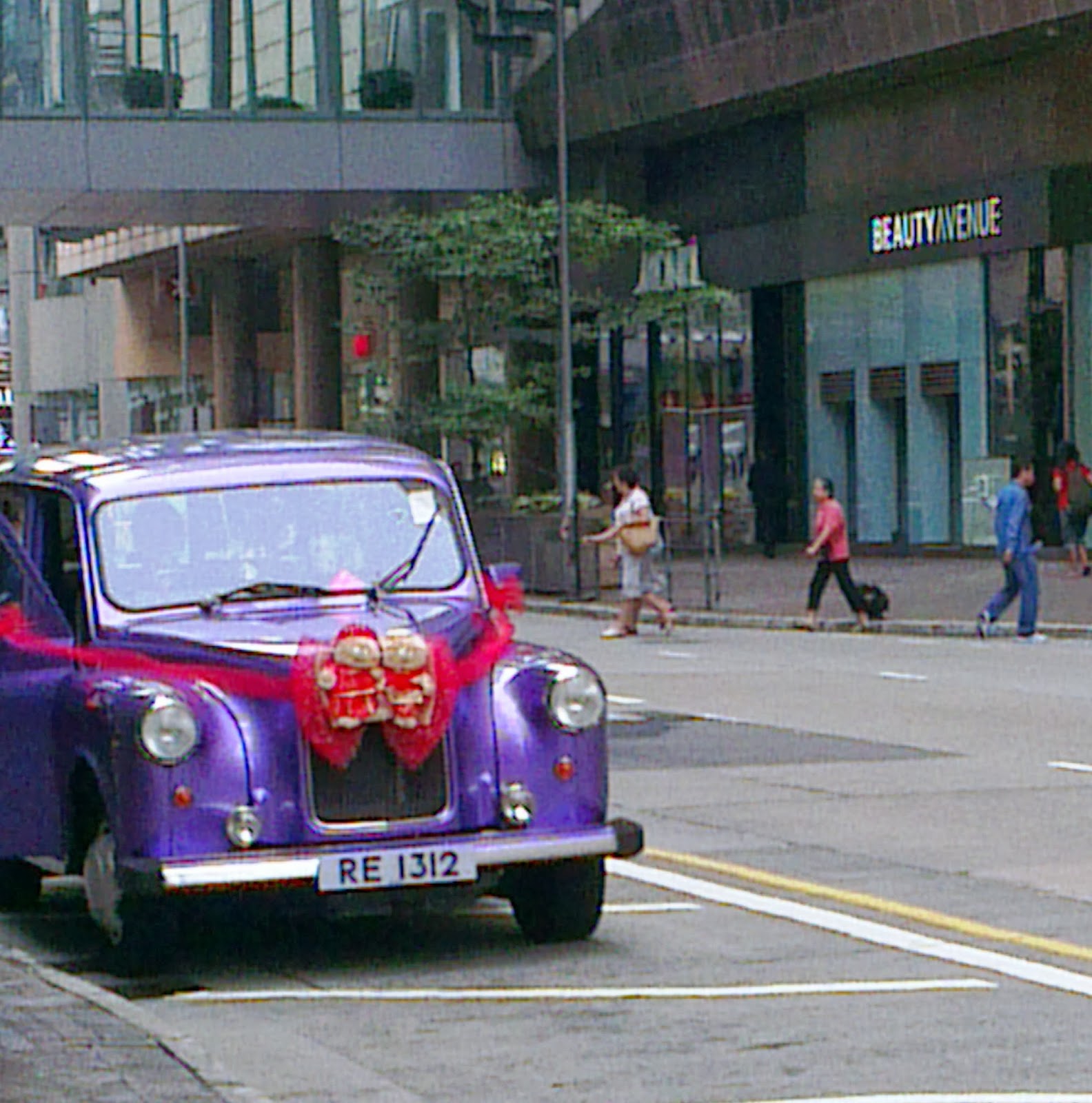 What does the colour purple mean in china