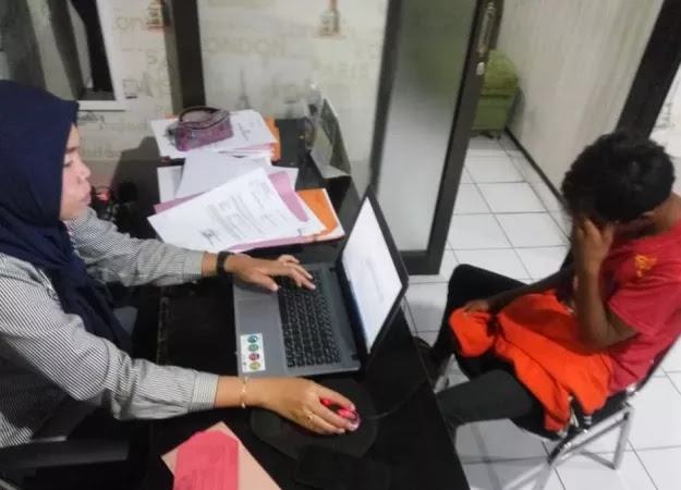 Gadis 13 Tahun Dibawa Kabur Pacarnya dan Digituin Berkali-kali, Alasannya Saling Cinta Gadis 13 Tahun Dibawa Kabur Pacarnya dan Digituin Berkali-kali, Alasannya Saling Cinta
