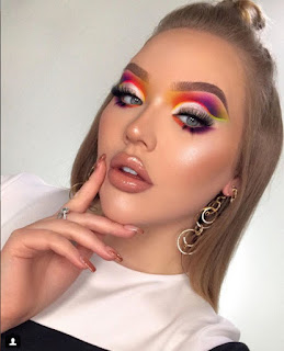 Tendencias de maquillaje para chicas en Instagram ojos arcoiris y labios nude