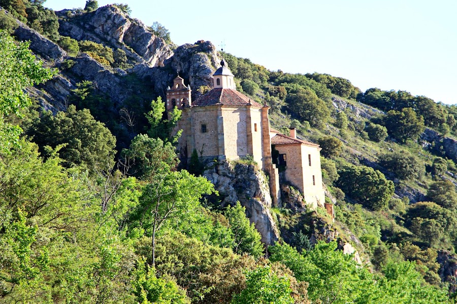 Soria. Lugares monacales a la orilla del Duero