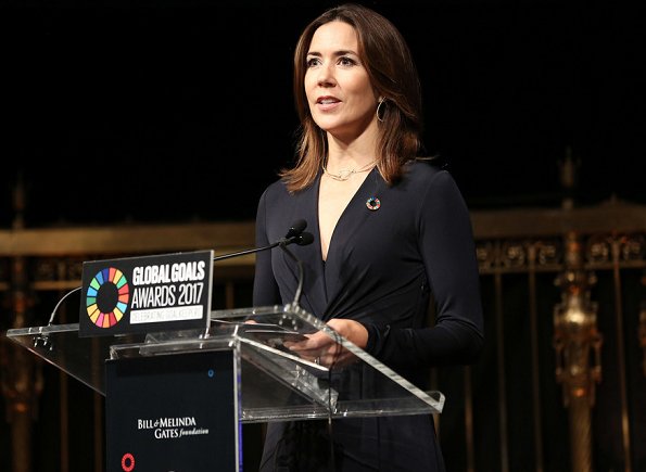 Crown Princess Mary wore Issa navy royal blue silk jersey dress and Gianvito Rossi Python pumps. dark Blue suit