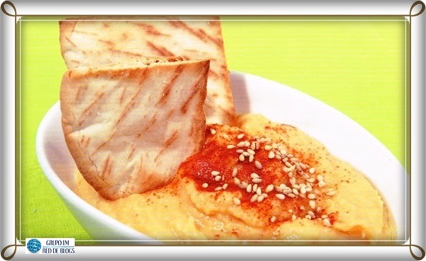 HUMMUS CON PANES DE PITA