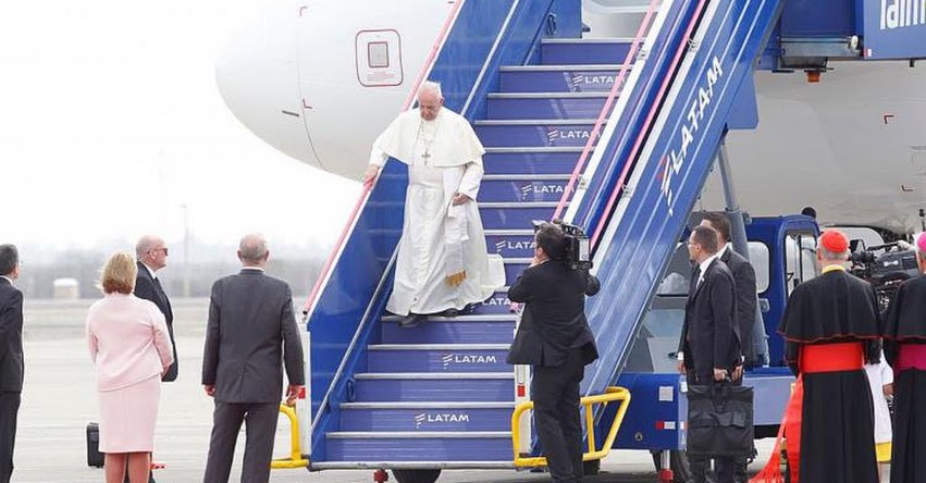 PAPA FRANCISCO EN PERÚ: Sumo Pontífice llegó a Perú para iniciar esperada visita pastoral - www.papafranciscoenperu.pe PAPA FRANCISCO EN PERÚ: Sumo Pontífice llegó a Perú para iniciar esperada visita pastoral - www.papafranciscoenperu.pe