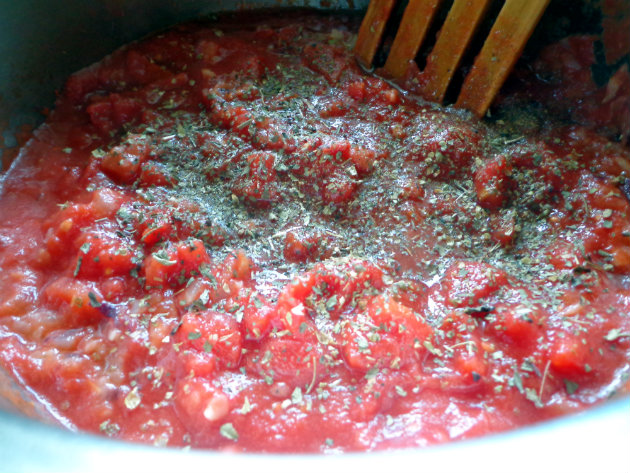Gnocchi with artichokes by Laka kuharica: add chopped tomatoes and tomato puree, stir