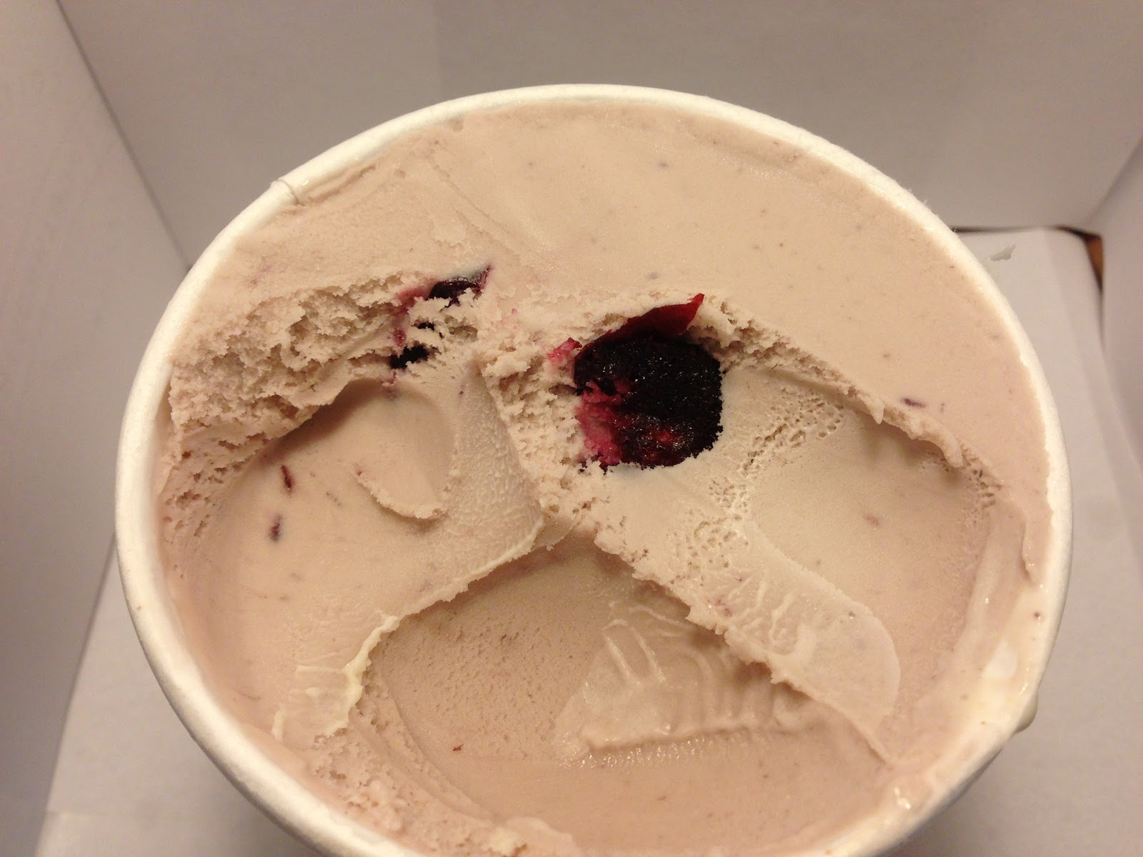 Crazy Food Dude Review HaagenDazs Black Cherry Amaretto Gelato