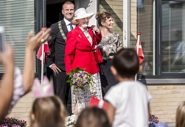 Queen Margrethe visited Scangrip company producing automotive lighting and industrial systems in Svendborg