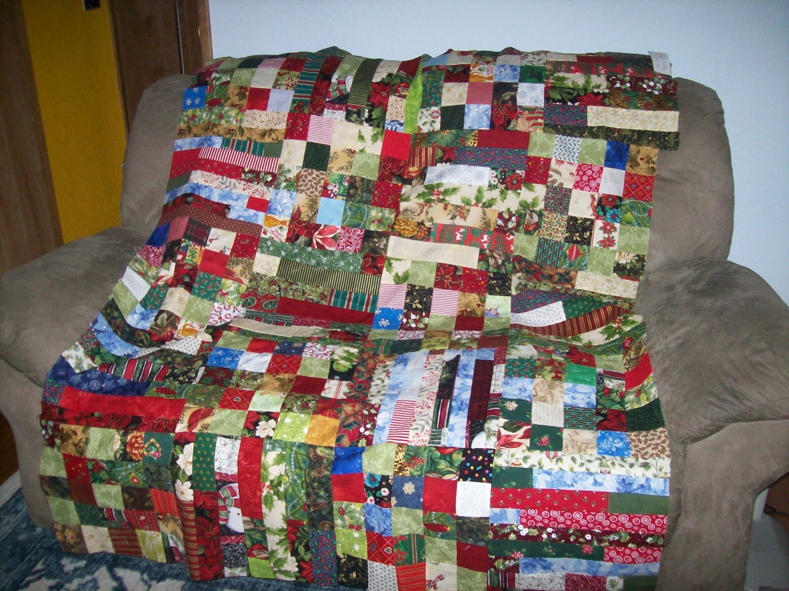 Every Stitch a Prayer Scrappy Holiday quilt