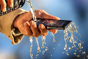 edEnpunyo Facts: Sony Xperia Z the 2013 Sony's Flagship Smartphone (xperia durability water resistance dffe cd )