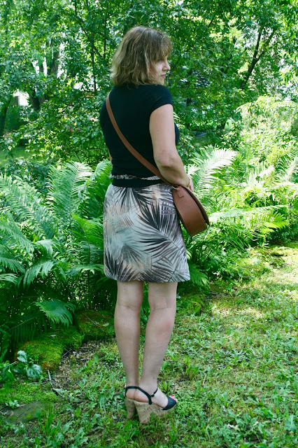 Amy's Creative Pursuits: H&M Palm Print Skirt