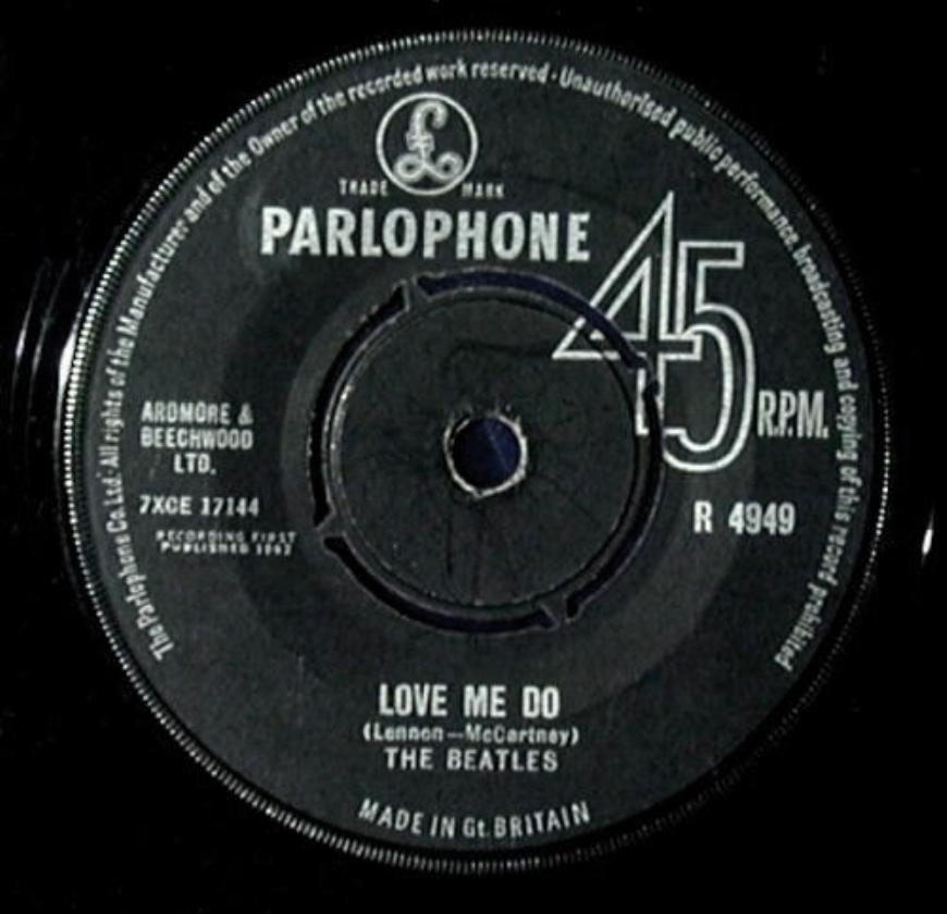 Beatles love me do сингл. Love me do the beatles. битлз love me do. I love битлз. битлз пластинка love me do.