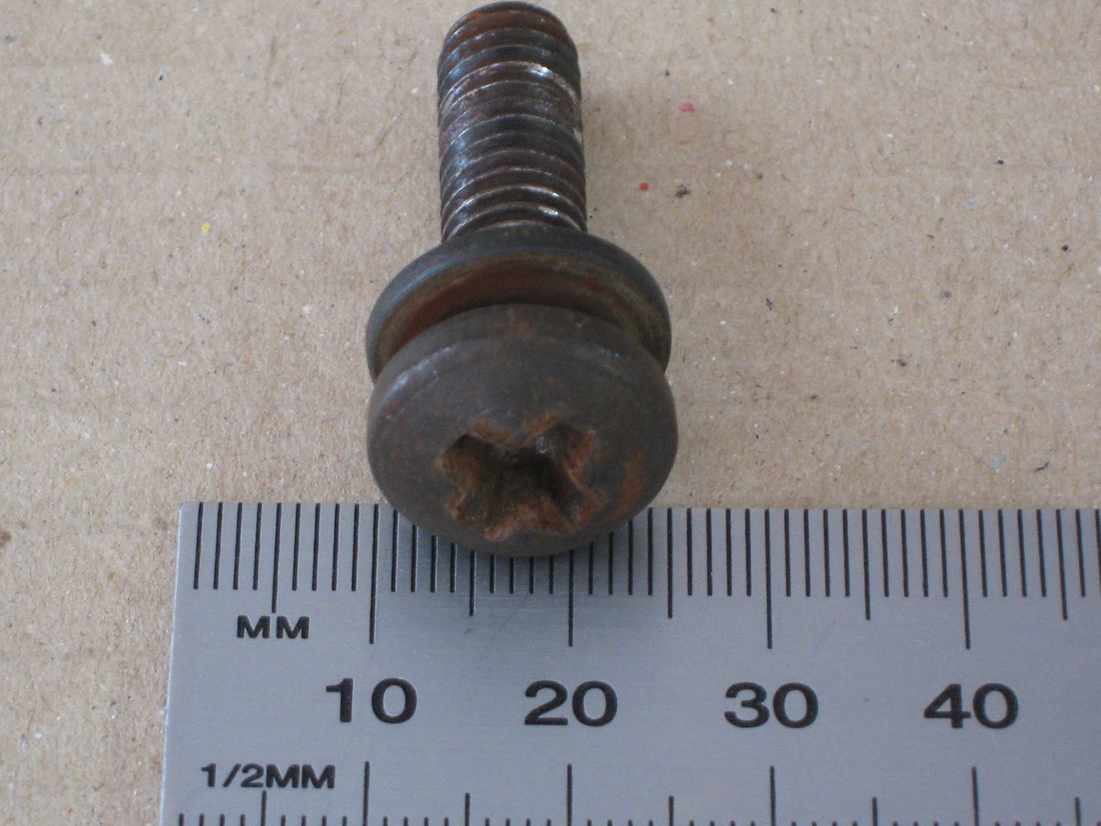 HQ SS BOLTS (Seat recliner) Bolts Bucket seats Screws 2 types.