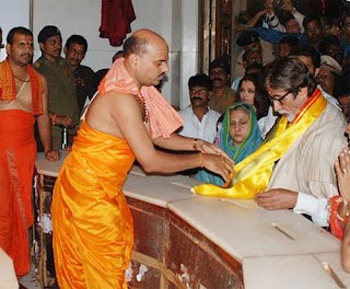 Amithabh, Aishwarya and Abhishek visits Siddhivinayak temple