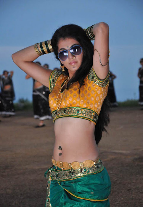 tapasee pannu in movie unseen pics