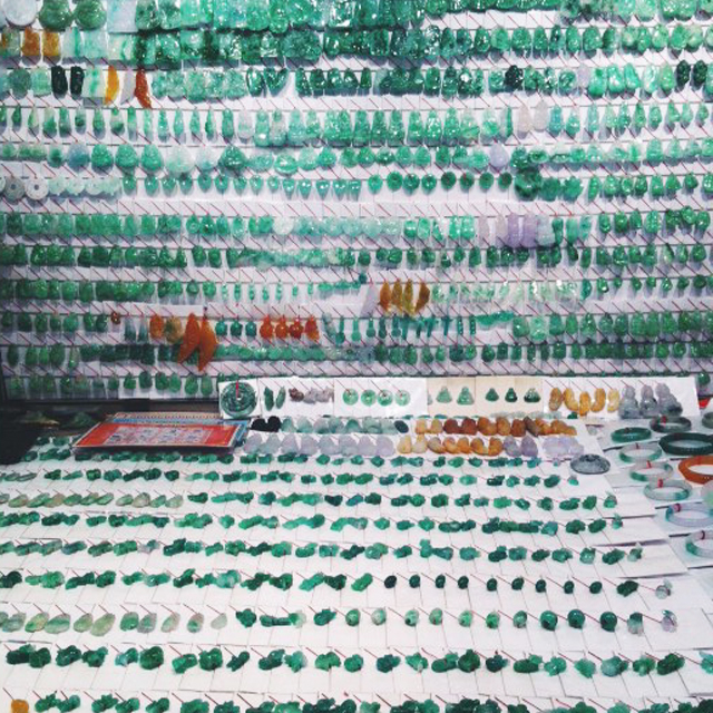 jade market in Hong Kong YMT