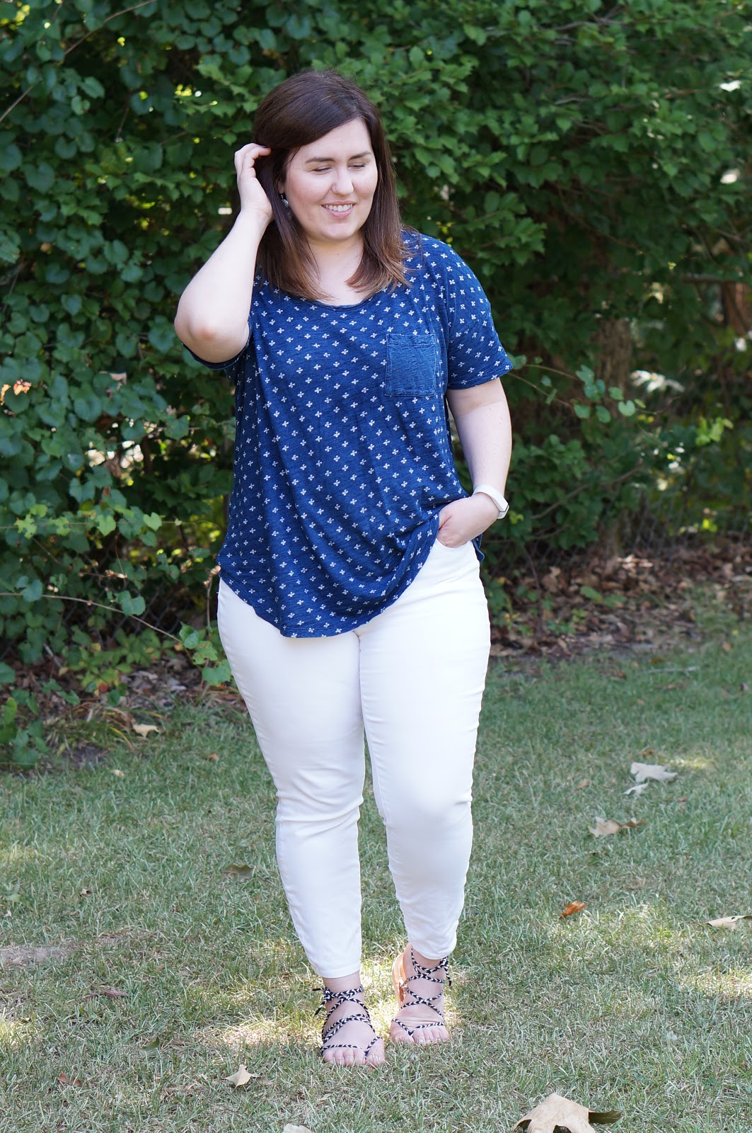 Rebecca Lately Sseko Ribbon Sandals Woven Arrow Ribbons in Navy Old Navy Linen Tee Ann Taylor Curvy Petite Skinny Jeans