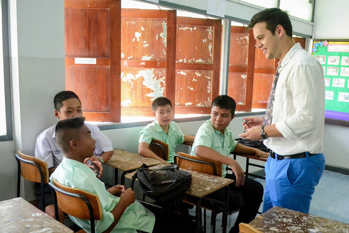 Таиланд ищет учителей английского для повышения уровня владения языком в стране — Thai Notes