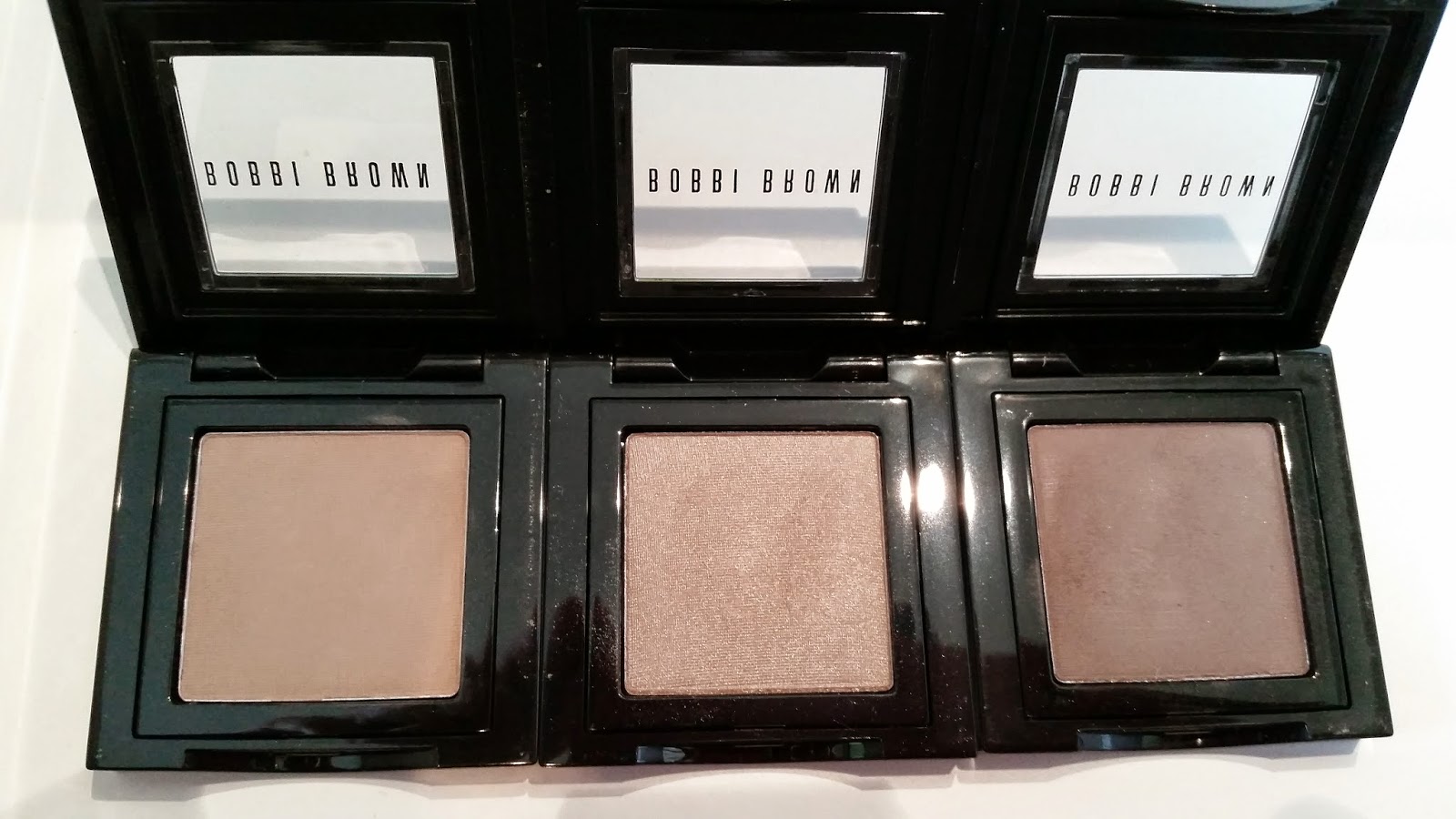 Beautifully Glossy Taupe Eyeshadows