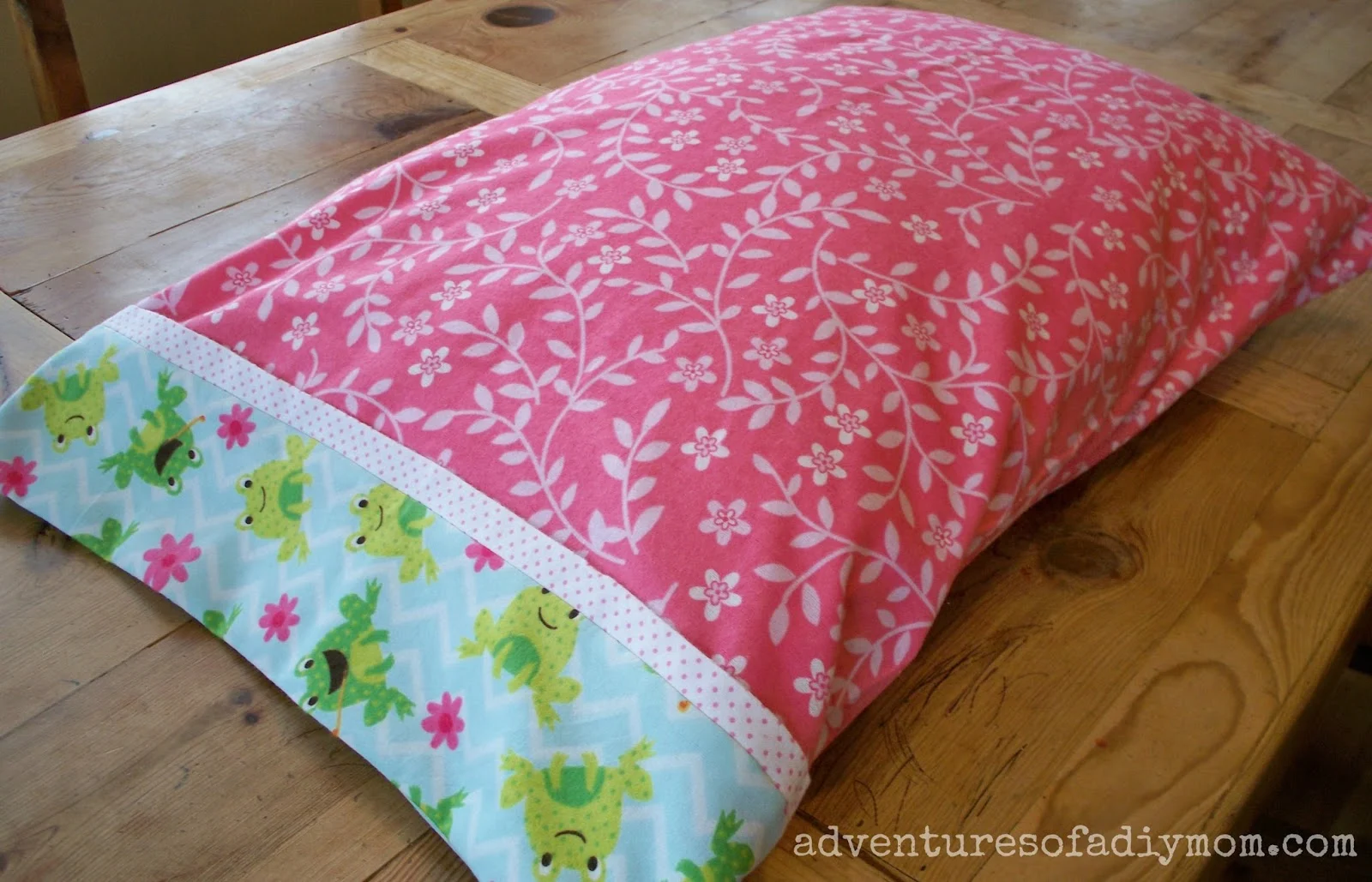 How to Make an Easy Tube Pillowcase with 3 seams