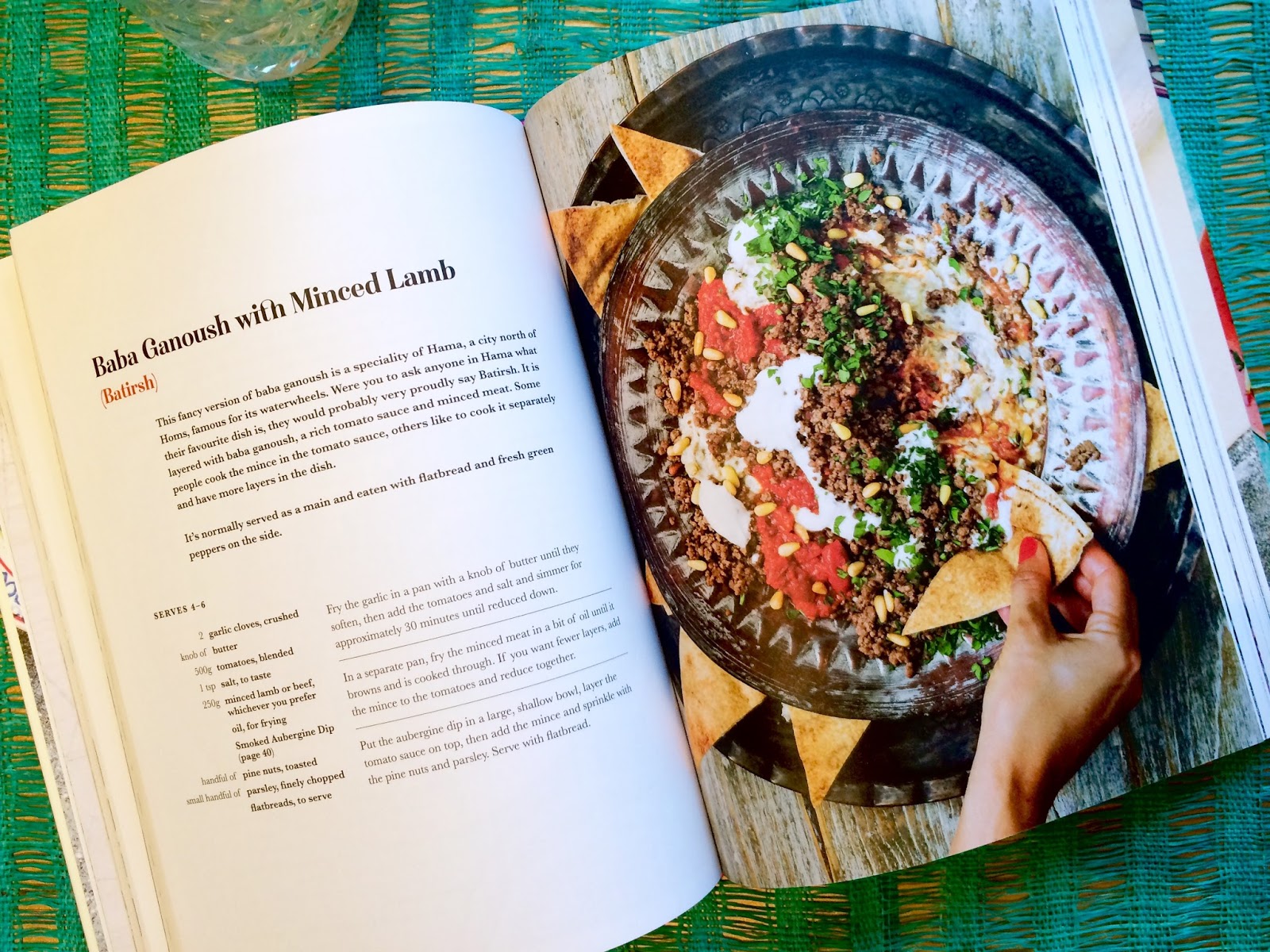 Syria Recipes from Home ruusuinen vaniljakiisseli pistaaseilla