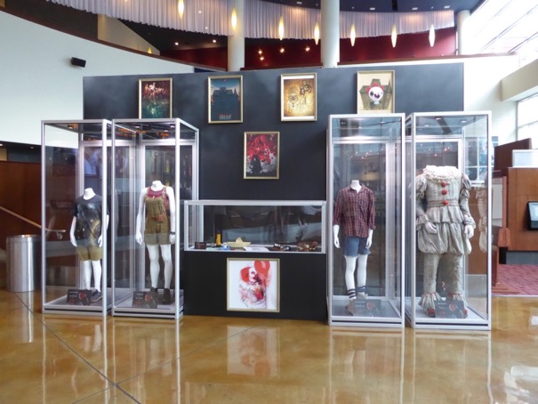 hollywood movie costumes and props it movie costumes and props on