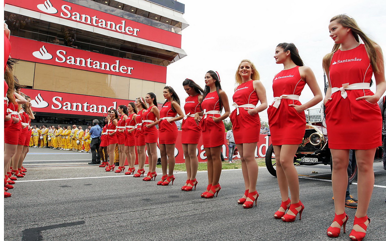 2012 SPAIN GP: GIRLS IN BARCELONA - FORMULA 1