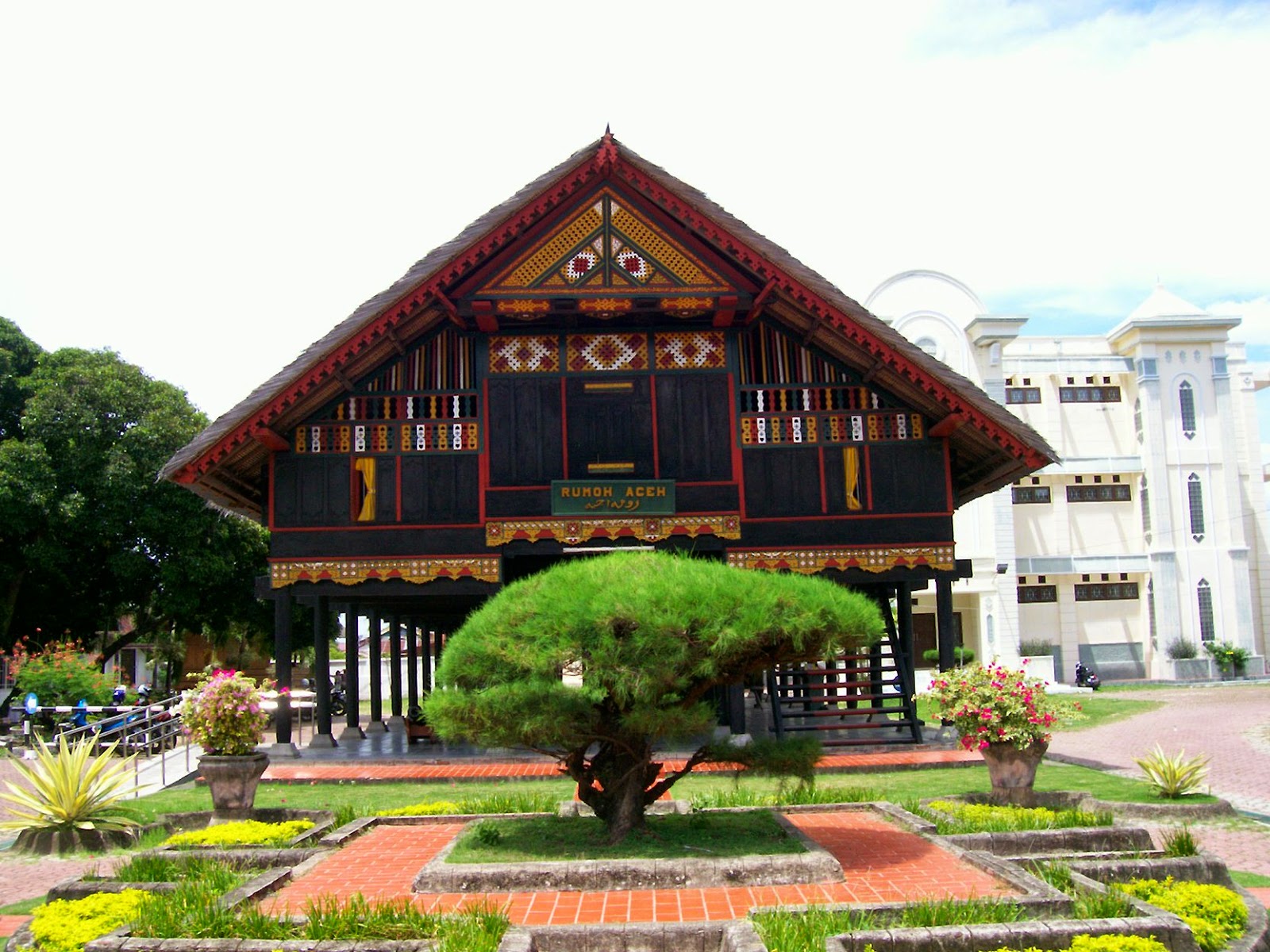 Rumah Adat Krong Bade