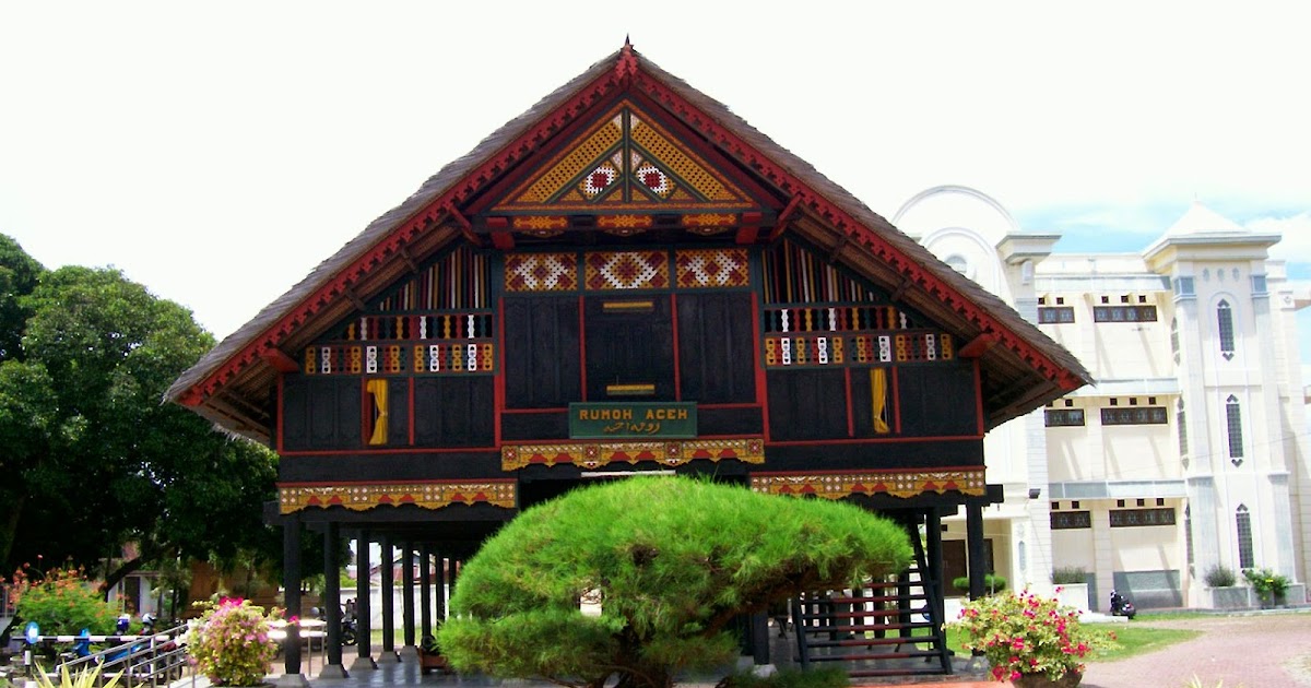Provinsi Bali - Rumah Adat Gapura Candi Bentar - Rumah Oliv
