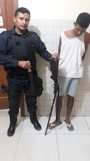 Cara "metendo" o terror na vizinhança foi preso pela guarda municipal no bairro liberdade