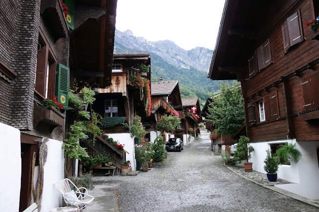 Interlaken, Switzerland, Eiger, Jungfrau, Monch, Canyoning, Paragliding, Via Ferrata, White Water Rafting, Brienz, Thun, Mountains, Alps, bern, Bernese Alps, Swiss Alps, adventure, Chli Schliere, adrenaline, lutschine, Lauterbrunnen, Schilthorn, Harder Kulm, Murren, Trummelbach Falls, 