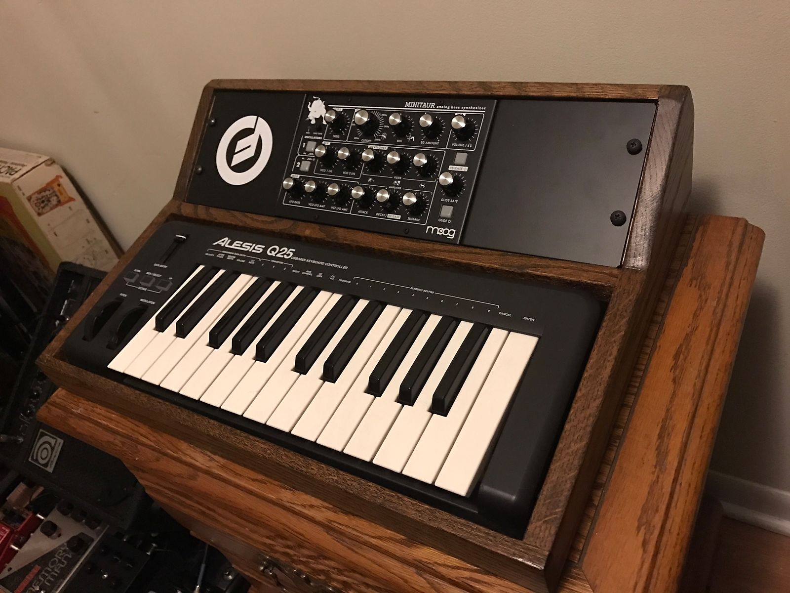MATRIXSYNTH Moog Minitaur Custom Wood enclosure & Midi keyboard