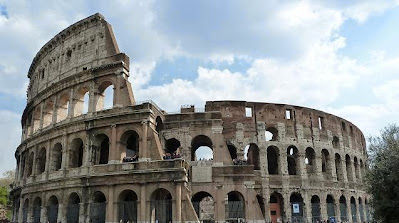 Imagem do Coliseu de Roma. A revolta dos escravos