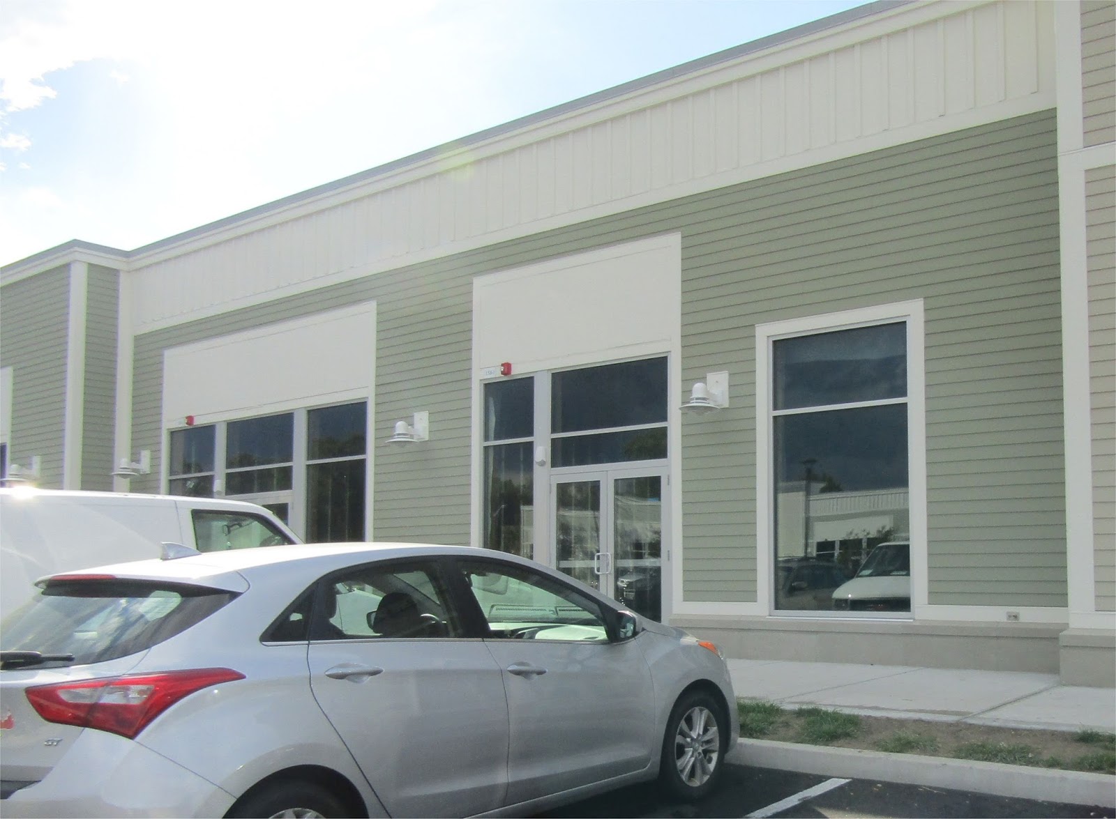 Bedford Mass What S New In Retail September 2016